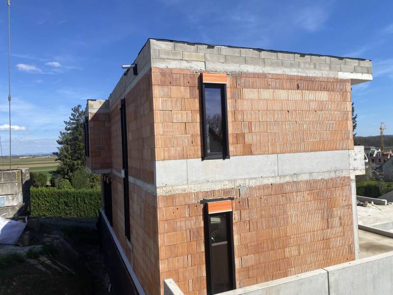 Construction d'une maison contemporaine grande terrasse et une piscine extérieur a BLAESHEIM dans le Bas-Rhin